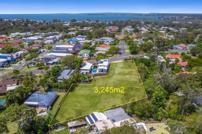 Property in Lota - CONTACT AGENT