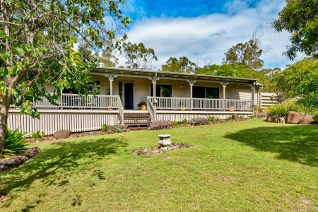 98 Lakeview Drive, Esk, QLD 4312