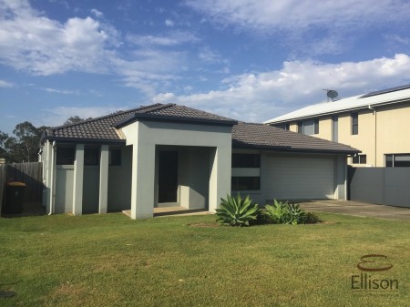 2 Doherty Place, Wakerley, QLD 4154
