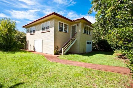 86 Prince Edward Pde, Redcliffe, QLD 4020