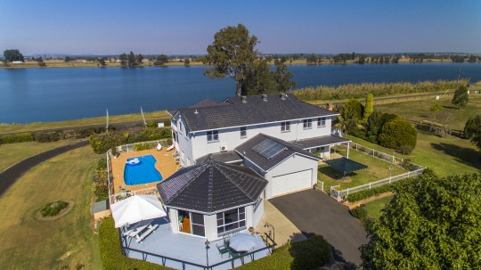 Property in Great Marlow - $2,250,000 - $2,390,000