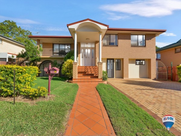 Property in Eight Mile Plains - Sold for $860,000