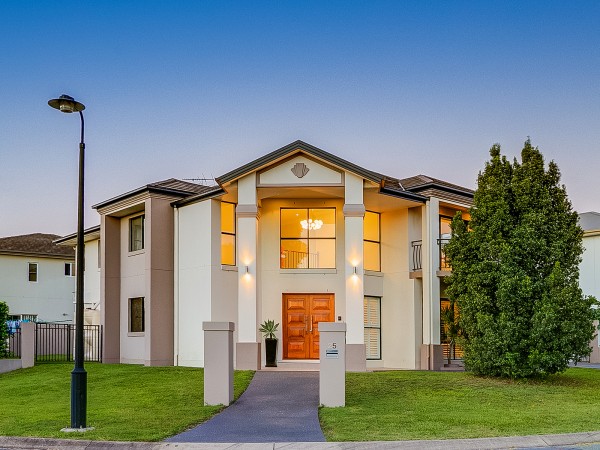 Property in Eight Mile Plains - Sold for $1,289,000