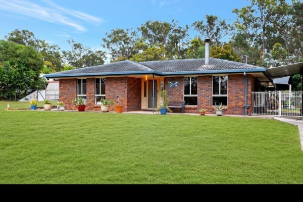 Property in Logan Reserve - Leased