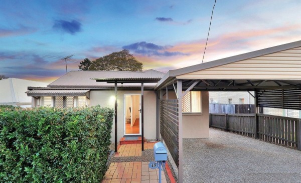 Property in Eight Mile Plains - Sold