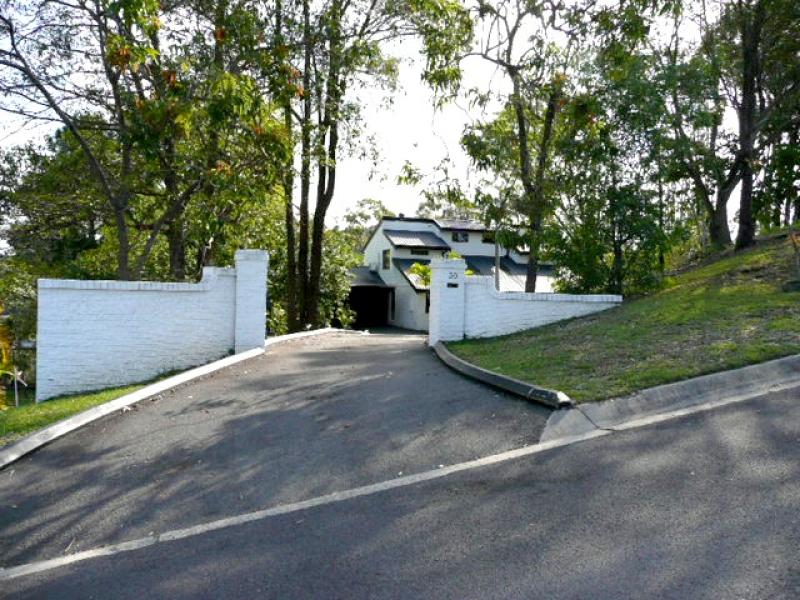 Real Estate in Gaven