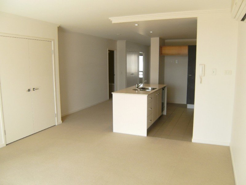 Real Estate in Robina
