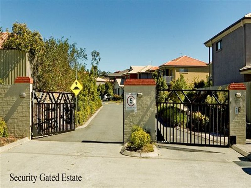 Real Estate in Pacific Pines