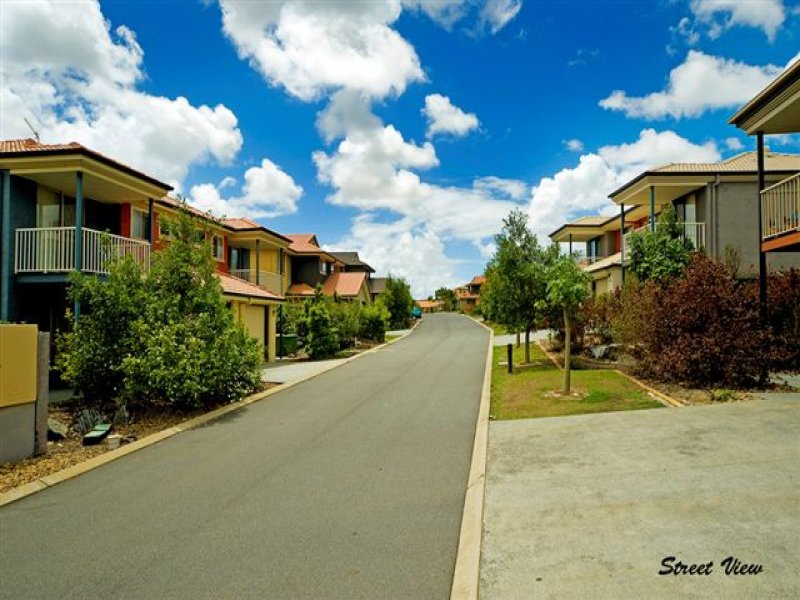 Real Estate in Pacific Pines