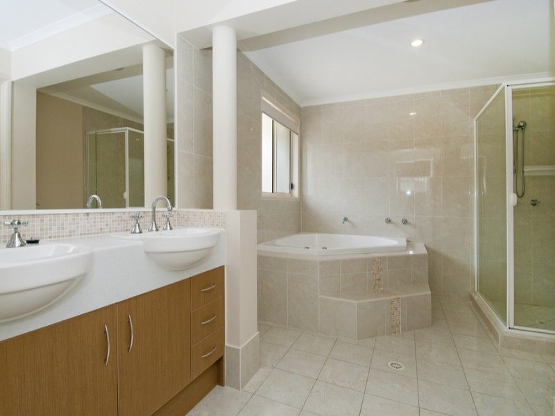 Real Estate in Biggera Waters
