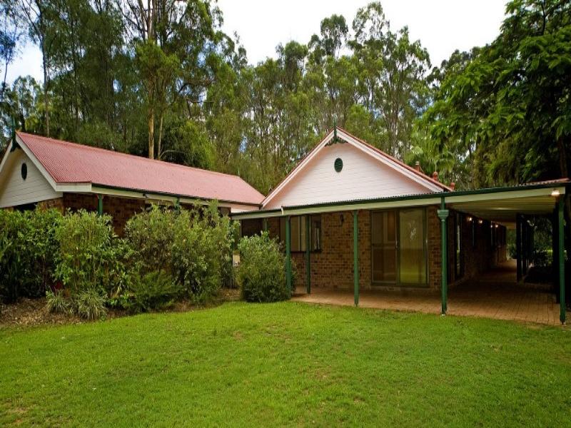 Real Estate in Maudsland