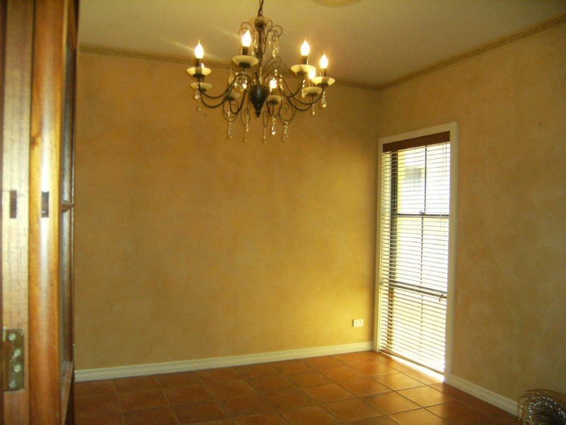 Real Estate in Hope Island
