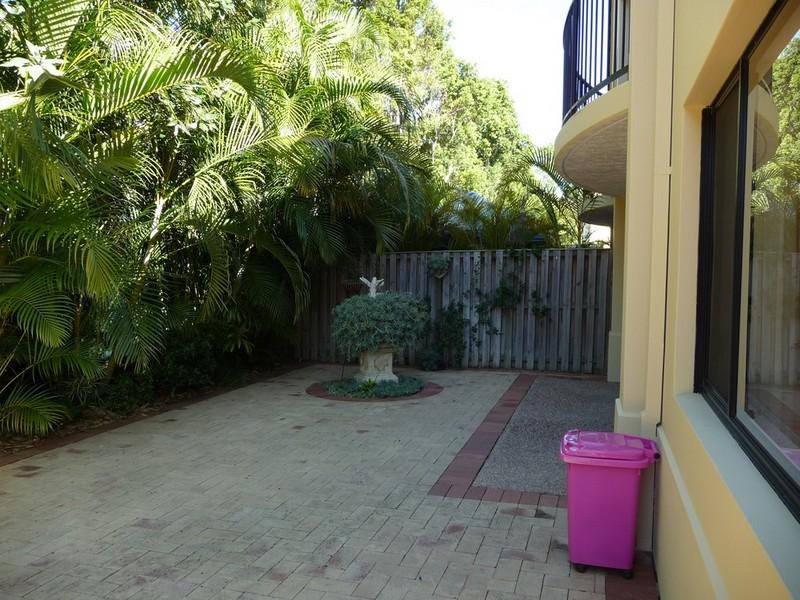 Real Estate in Hope Island