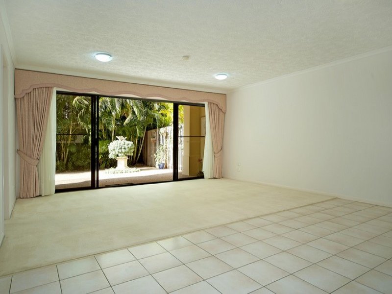 Real Estate in Hope Island