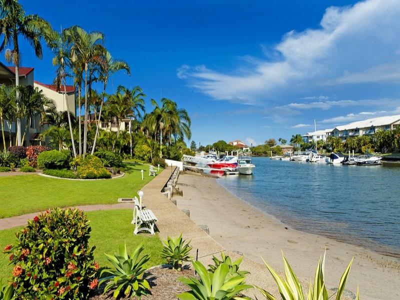 Real Estate in Runaway Bay