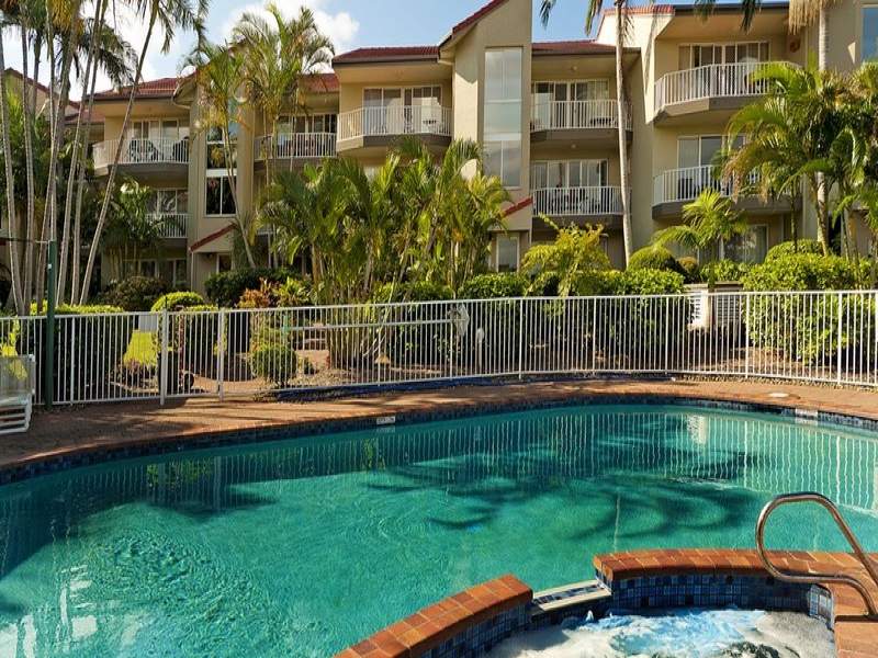 Real Estate in Runaway Bay