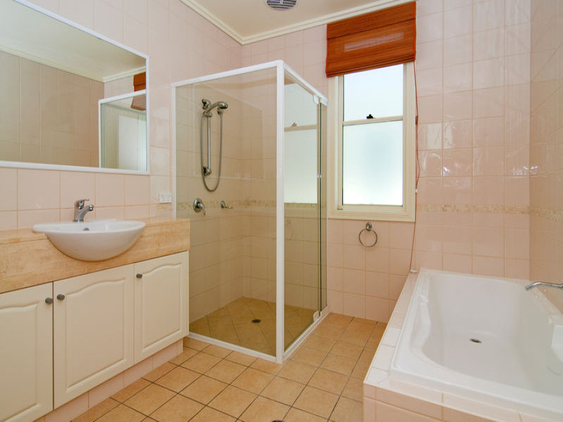 Real Estate in Coomera Waters