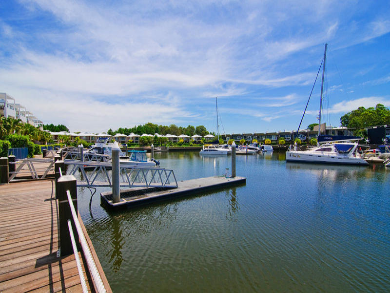 Real Estate in Coomera Waters