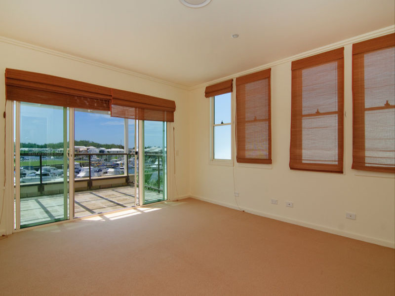Real Estate in Coomera Waters