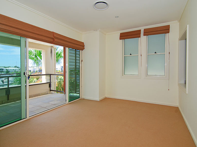 Real Estate in Coomera Waters