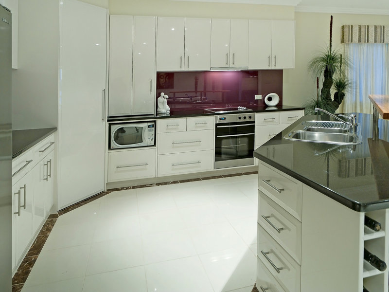 Real Estate in Helensvale