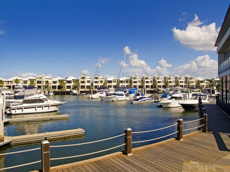 Real Estate in Coomera Waters