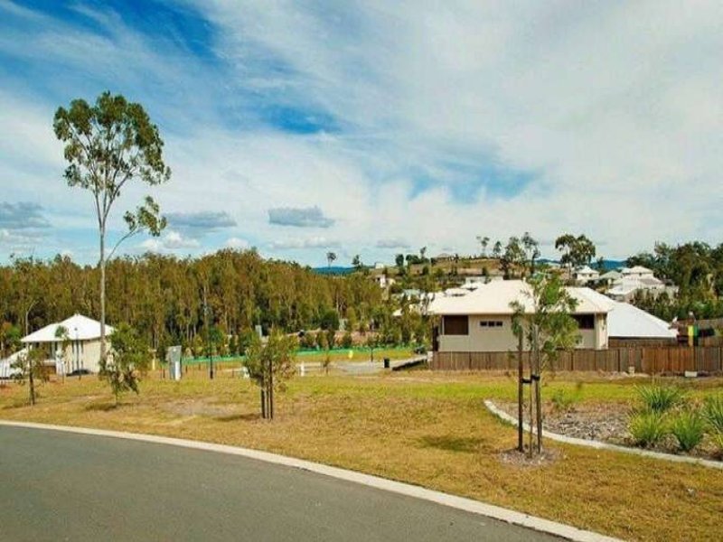 Real Estate in Coomera Waters