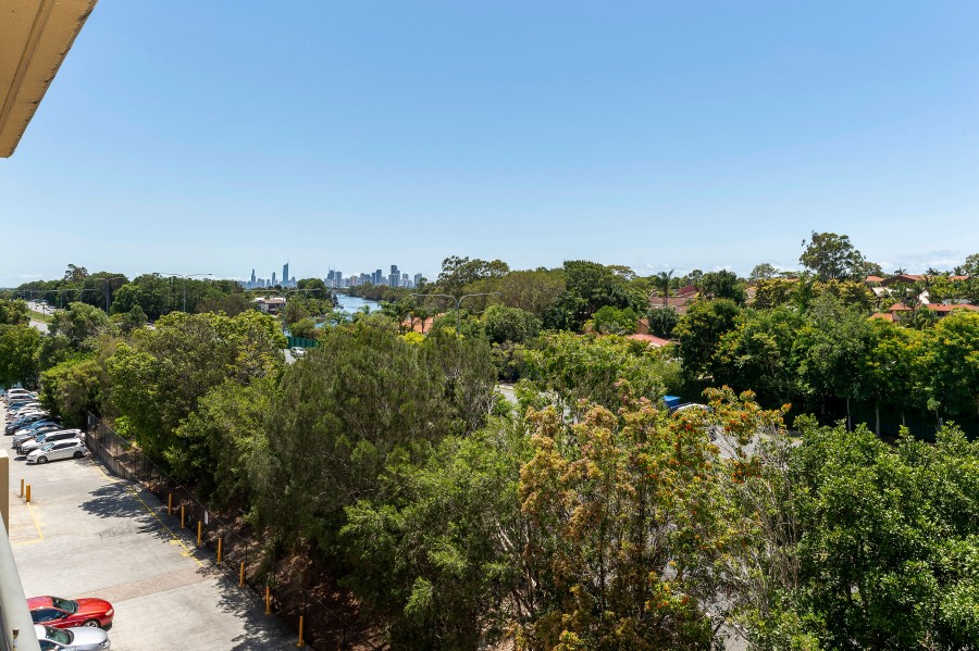 Real Estate in Robina