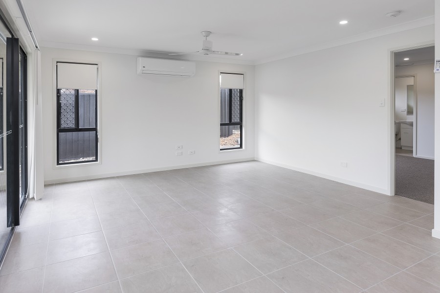 Real Estate in Holmview