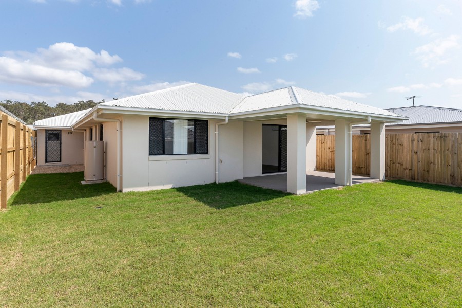 Real Estate in Holmview