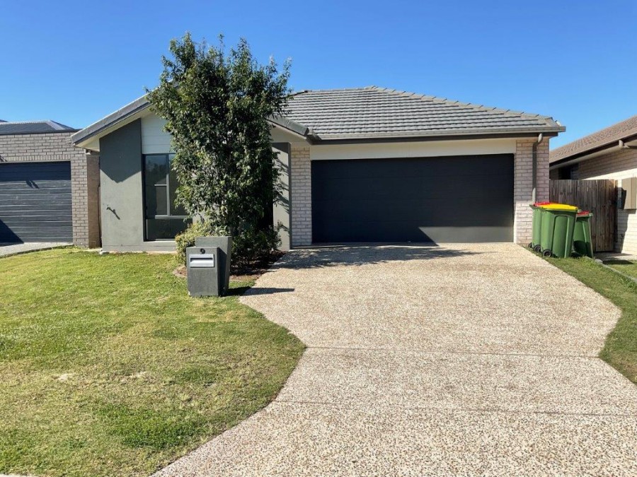 Property For Rent in Pimpama