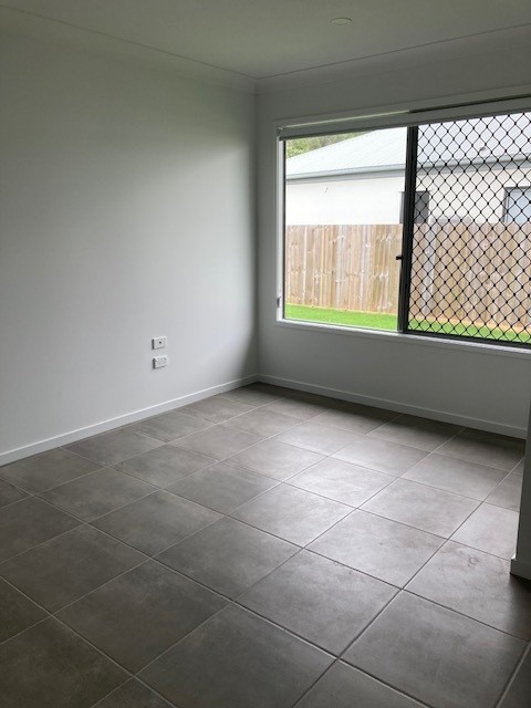 Real Estate in Holmview