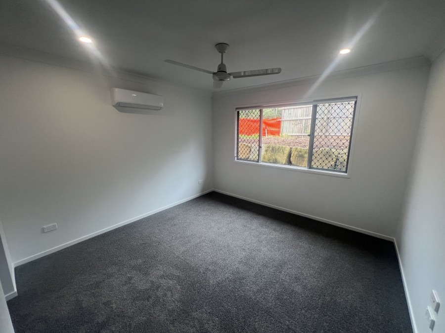 Real Estate in Holmview