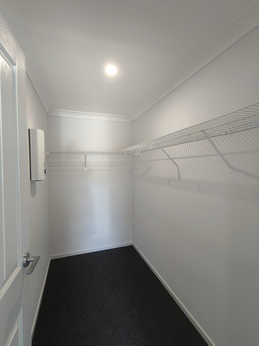 Real Estate in Deebing Heights