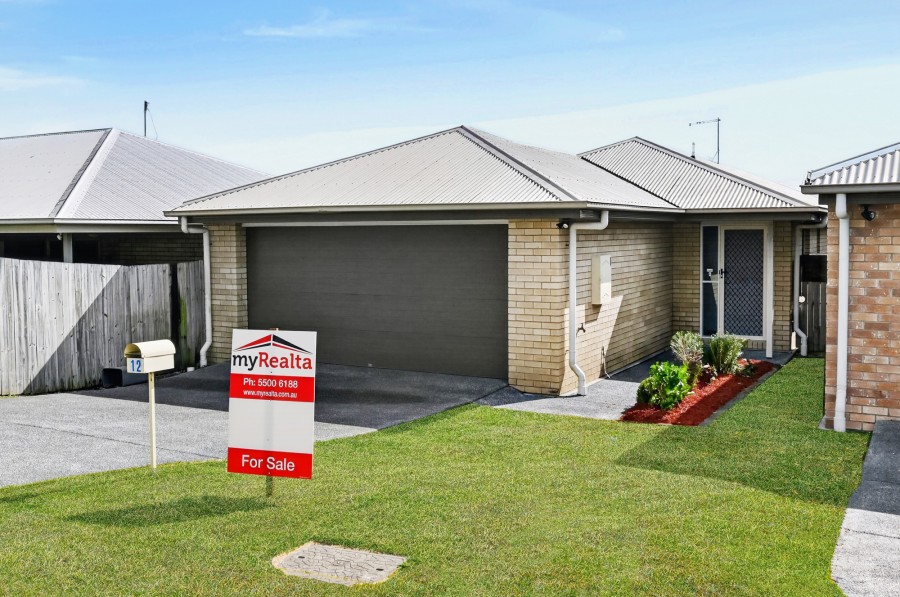 Property For Sale in Pimpama