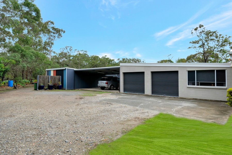 Real Estate in Carbrook