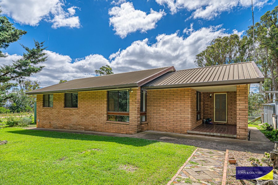 22 Baker Road, Armidale > Armidale Town & Country Real Estate