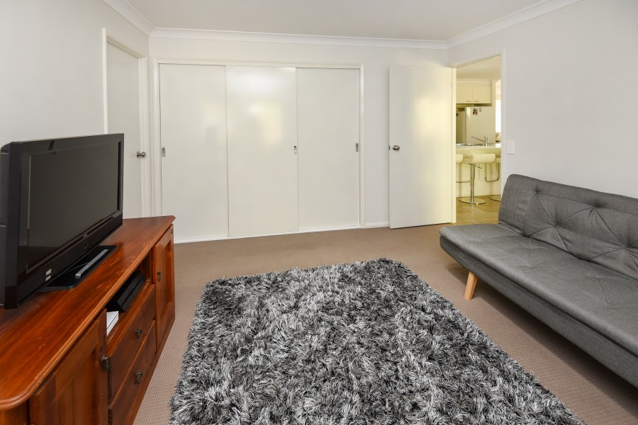 10 Illawarra Close, North Boambee Valley - Lounge