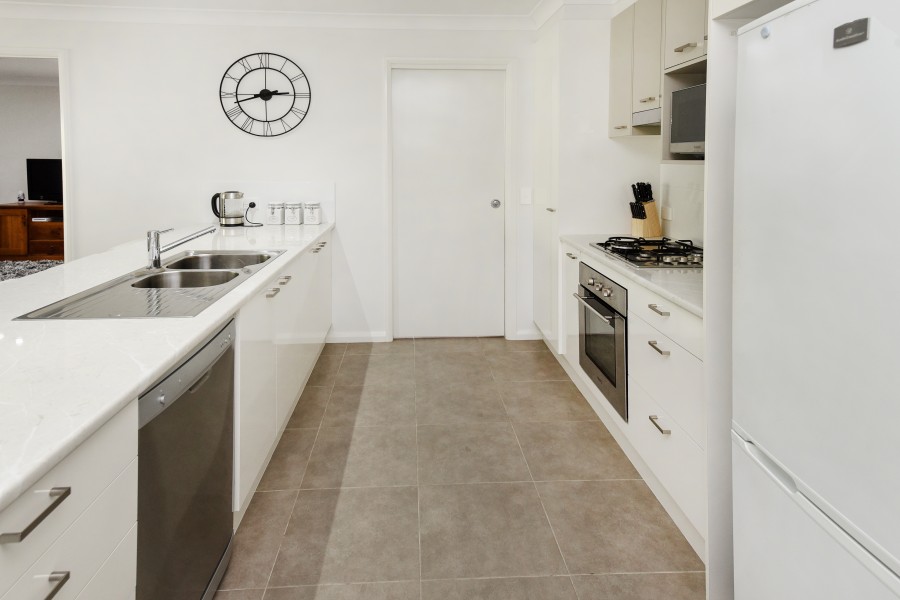 10 Illawarra Close, North Boambee Valley - Kitchen