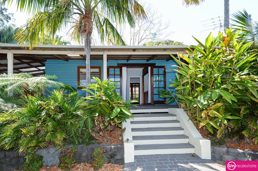 5 Daniel Court, Bonville - Exterior front of house