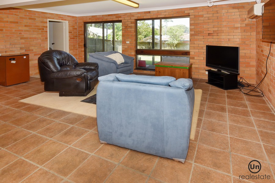 18 Eungella Street, Toormina - Living