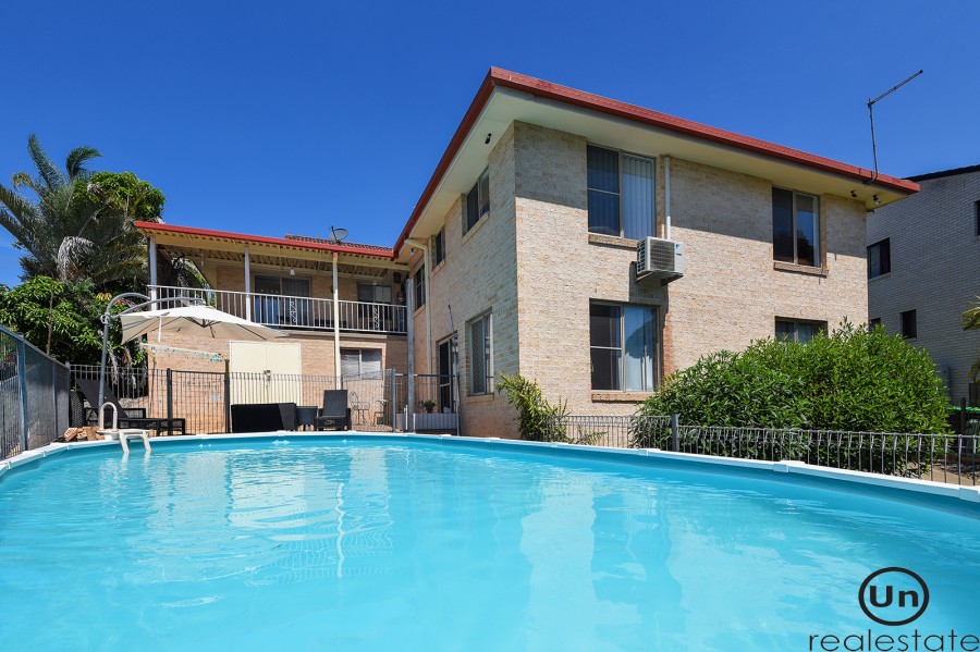 9 Carrywell Crescent, Toormina - House and pool