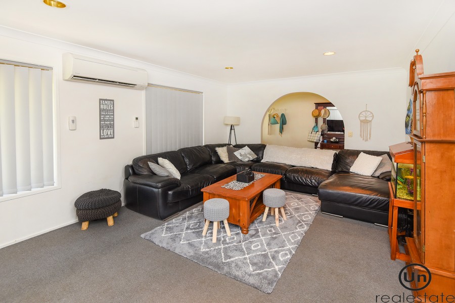 9 Carrywell Crescent, Toormina - Living