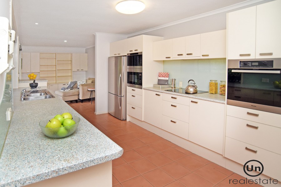 18 Archibald Place, Toormina - Kitchen