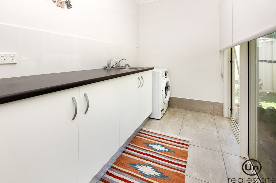 1 Daniel Court, Bonville - Laundry
