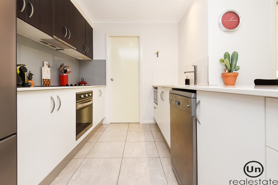 1 Daniel Court, Bonville - Kitchen