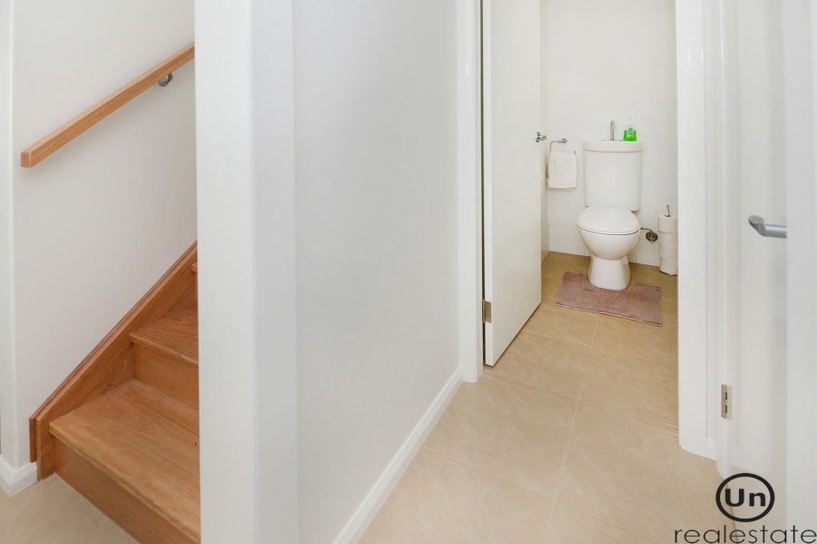 2A Werambie Street, Toormina - Toilet/Stairway