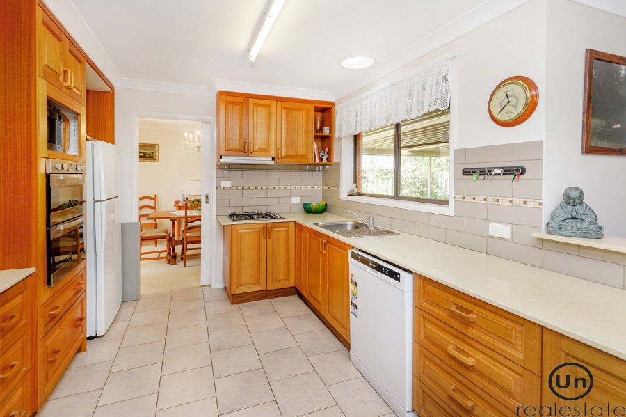 32 Mirroola Crescent, Toormina - Kitchen