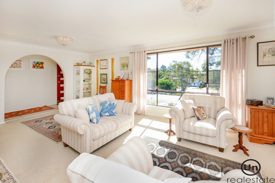 32 Mirroola Crescent, Toormina - Lounge
