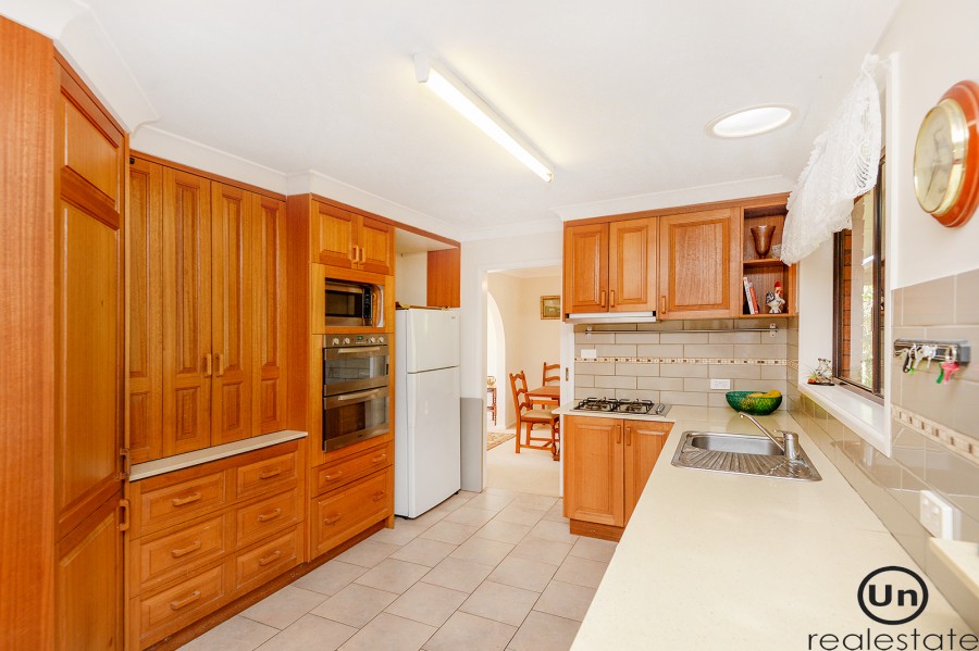 32 Mirroola Crescent, Toormina - Kitchen